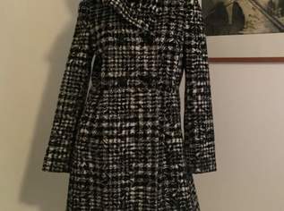 Wintermantel, schwarz-weiß-Musterung, 59 €, Kleidung & Schmuck-Damenkleidung in 4048 Puchenau