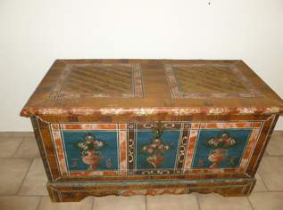 Bauerntruhe, 800 €, Marktplatz-Antiquitäten, Sammlerobjekte & Kunst in 4082 Aschach an der Donau