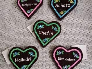 Diverse "Oktoberfest/Trachten" Broschen,ca 66cm, PRO Stück FIXPREIS 4.50€ oder alle ZUSAMMEN 15€/ NUR SELBSTABHOLUNG,23 Bez. KEIN Versand!, 4.5 €, Kleidung & Schmuck-Accessoires, Uhren, Schmuck in 1230 Liesing