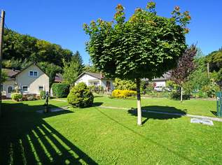 Baugrundstück in ruhiger, naturnaher Lage mit gepflegtem Holzhaus, 590000 €, Immobilien-Grund und Boden in 1140 Penzing