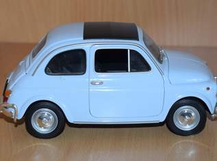 Welly Modellauto Fiat 500L blau Maßstab 1:18, 55 €, Marktplatz-Spiele, Bastelmaterial & Modellbau in 3370 Gemeinde Ybbs an der Donau Welly Modellauto Fiat 500L blau Maßstab 1:18, 55 €, Marktplatz-Spiele, Bastelmaterial & Modellbau in 3370 Gemeinde Ybbs an der Donau