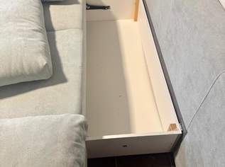 Neuwertige Couch mit Bettfunktion