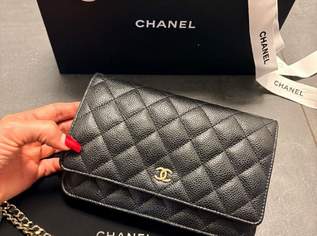 Chanel Classic Wallet on Chain (WOC) – Black Caviar mit Gold, 1650 €, Kleidung & Schmuck-Taschen & Koffer in 6600 Gemeinde Pflach