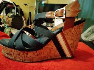 Marc'o Polo Original Damen-Keilabsatz Sandalen in Dunkelblau neuwertig Grösse 38, 50 €, Kleidung & Schmuck-Accessoires, Uhren, Schmuck in 1140 Penzing