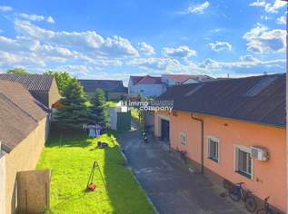 Viel Raum ! Viel Fläche ! Viel Freiheit ! 2 Wohneinheiten, Garagen, Halle, Garten, ..., 590000 €, Immobilien-Häuser in 7111 Parndorf