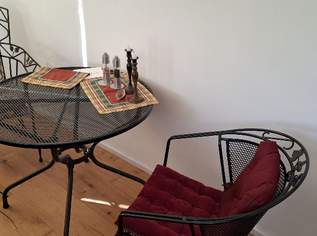 Wunderschöne Garten-/Terrassenmöbel (wetterfest) , 2 Tische, 4 Stühle, 140 €, Haus, Bau, Garten-Balkon & Garten in 1120 Meidling
