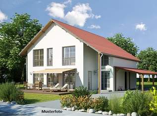 Modernes Einfamilienhaus mit Pool, großzügigen Terrassen und Garagenanbau, 1085000 €, Immobilien-Gewerbeobjekte in 9500 
