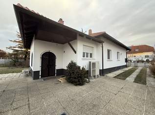 Charmanter Bungalow mit großem Grundstück in Münchendorf, 745000 €, Immobilien-Häuser in 2482 Münchendorf