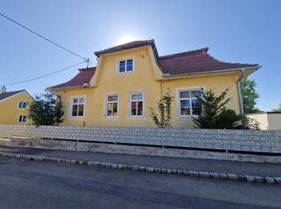 SANIERUNGSBEDÜRFTIGES, CHARMANTES LANDHAUS MIT TRAUMHAFTEM GARTEN IN ALLERBESTER, RUHIGER WOHN-, RUHE- UND ZENTRUMSLAGE VON MAISSAU, 195000 €, Immobilien-Häuser in 3712 Maissau
