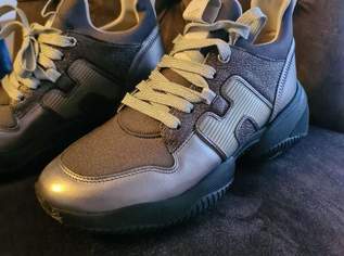 Hogan Sneaker Interactive
