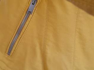 Neuwertige Kunstlederjacke in Größe 40 von Only