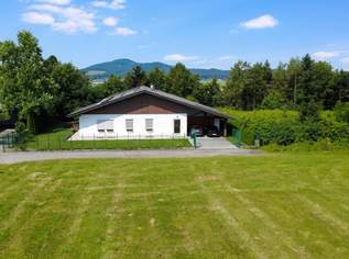 Beeindruckende Villa mit Doppelgarage und großem Grundstück in Straßwalchen, 890000 €, Immobilien-Häuser in 5204 Straßwalchen Beeindruckende Villa mit Doppelgarage und großem Grundstück in Straßwalchen, 890000 €, Immobilien-Häuser in 5204 Straßwalchen