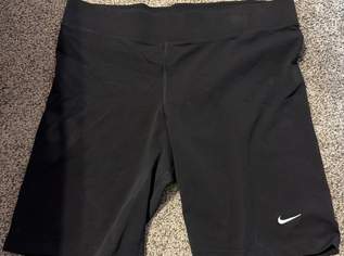 Nike-Shorts für Damen, Größe XL, 7 €, Kleidung & Schmuck-Damenkleidung in 4625 Kurzenkirchen