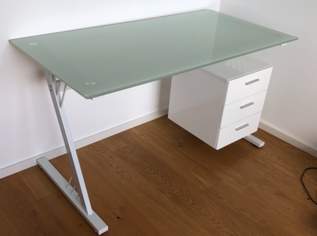 Schreibtisch mit Glasarbeitsplatte, 75 €, Haus, Bau, Garten-Möbel & Sanitär in 7000 Kleinhöflein
