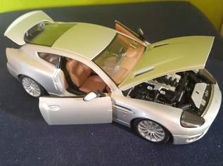 Aston Martin Vanquish V12 Modellauto 1:18, 15 €, Marktplatz-Spiele, Bastelmaterial & Modellbau in 3542 Gemeinde Gföhl