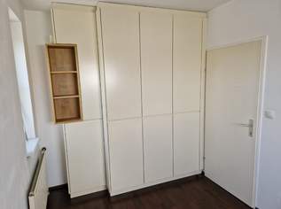 Provisionsfreie, südseitige 2 Zimmer DG Wohnung plus Balkon Provisionsfreie, südseitige 2 Zimmer DG Wohnung plus Balkon