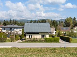 Wohnhaus mit Nebengebäude in zentraler Lage, 335000 €, Immobilien-Häuser in 9220 Oberjeserz