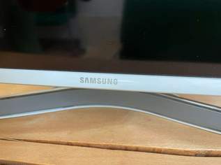 Samsung Fernseher UE 40 J5580 mit Standfuß