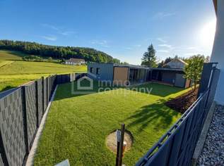 Zwei moderne Wohneinheiten mit Badeteich-Blick: ideal für zwei Familien, 720000 €, Immobilien-Häuser in 3691 Nöchling