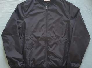 Stylishe Jacke Bomberjacke Regenjacke Übergangsjacke Pier One schwarz Größe M NEU, 39 €, Kleidung & Schmuck-Herrenkleidung in 1220 Donaustadt