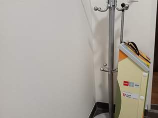 Neuer Kleiderständer /Garderoben Ständer mit Marmor Platte, 15 €, Haus, Bau, Garten-Möbel & Sanitär in 1100 Favoriten