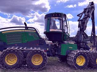 John Deere 1170G 8WD Harvester