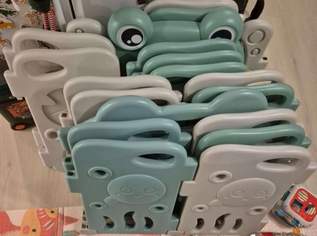 Bällebad mit 1100 Bällen und Laufstall