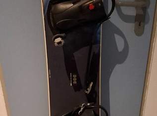 Snowboard mit Bindung und Snowboardschuhe, 120 €, Marktplatz-Sportgeräte & Zubehör in 2483 Gemeinde Ebreichsdorf Snowboard mit Bindung und Snowboardschuhe, 120 €, Marktplatz-Sportgeräte & Zubehör in 2483 Gemeinde Ebreichsdorf