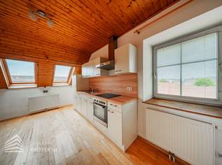 Charmante 3-Zimmer-Dachgeschosswohnung im Zentrum von Horn, 94000 €, Immobilien-Wohnungen in 3580 Gemeinde Horn