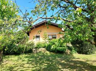 Wochenendglück auf großem Grundstück mit Pool und in Seenähe!, 416000 €, Immobilien-Häuser in 5221 Lochen am See