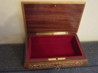 Vintage Intarsien Schmuck Schatulle mit Schlüssel