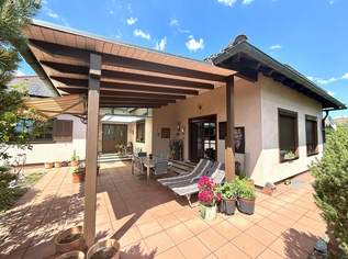 Wohnen wie im Urlaub – großzügiger Bungalow mit eigener Wellnessoase und gepflegtem Garten!, 970000 €, Immobilien-Häuser in 8605 Parschlug