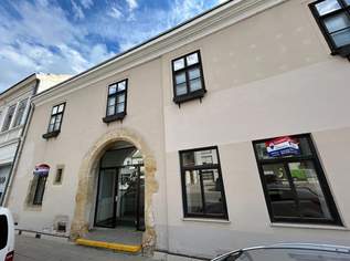 Repräsentatives Geschäftslokal am Hauptplatz von Laa an der Thaya – hell, großzügig & vielseitig nutzbar, 1151.11 €, Immobilien-Gewerbeobjekte in 2136 Gemeinde Laa an der Thaya Repräsentatives Geschäftslokal am Hauptplatz von Laa an der Thaya – hell, großzügig & vielseitig nutzbar, 1151.11 €, Immobilien-Gewerbeobjekte in 2136 Gemeinde Laa an der Thaya