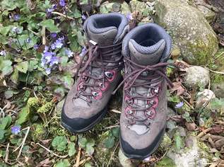 LOWA Bergschuhe für Damen Gr. 39 1/2, 40 €, Marktplatz-Beauty, Gesundheit & Wellness in 3352 Gemeinde Sankt Peter in der Au