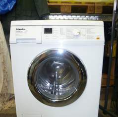 Verkaufe neue noch nie benutze Miele Waschmaschine Type W 3371, 220 €, Haus, Bau, Garten-Haushaltsgeräte in 5201 Seekirchen am Wallersee