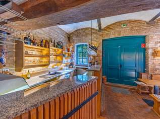 EXKLUSIVES LOKAL MIT WOHNUNG, WEINKELLER & DACHTERRASSE - IHRE CHANCE AUF EIN BESONDERES HERZENSPROJEKT!, 270000 €, Immobilien-Gewerbeobjekte in 2020 Hollabrunn EXKLUSIVES LOKAL MIT WOHNUNG, WEINKELLER & DACHTERRASSE - IHRE CHANCE AUF EIN BESONDERES HERZENSPROJEKT!, 270000 €, Immobilien-Gewerbeobjekte in 2020 Hollabrunn