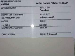 Mutter mit Kind. Chlipanhänger 375/Achat Kamee.