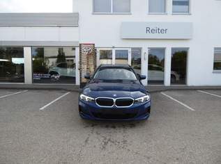 318d Touring Aut. *LED*CURVED*AHK*, 26990 €, Auto & Fahrrad-Autos in 4600 Wels