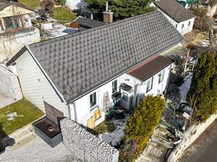 ENTZÜCKENDES KLEINFAMILIENHAUS MIT WEINKELLER / SCHÖNER GARTEN MIT TERRASSE, GRILLHÜTTE UND SCHUPFEN / VIEL POTENZIAL / RUHIGE SIEDLUNGSLAGE, 222000 €, Immobilien-Häuser in 2752 Wöllersdorf