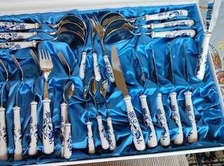 Zwiebelmuster Bestecksets von Toner(CZ) 56 teilig neu Vintage Zwiebelmuster Bestecksets von Toner(CZ) 56 teilig neu Vintage