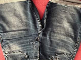 Jeans, 15 €, Kleidung & Schmuck-Herrenkleidung in 2231 Gemeinde Strasshof an der Nordbahn