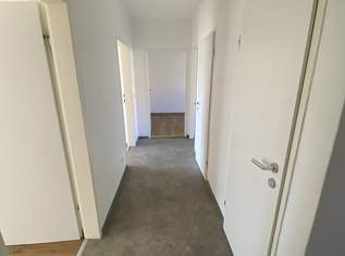Geld sparen und den Sommer auf Balkonien genießen! Umfassende Sanierungsarbeiten versprechen einen traumhaften Rückzugsort zum Wohlfühlen: geräumiges Wohnzimmer mit Zugang zum sonnigen Balkon, modernes Badezimmer und praktischer Abstellraum!, 765.59 €, Immobilien-Wohnungen in 4400 Steyr