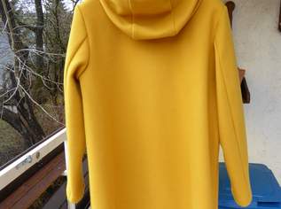 Wunderschöner Damen Kurzmantel  -  Größe L  mit Kapuze  Made in Italy  sehr modisch – Trendfarbe 2026