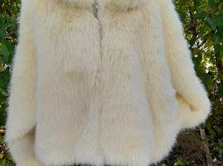 Neue kurze Kunstfell Jacke mit weichen Plüsch Größe L, 30 €, Kleidung & Schmuck-Damenkleidung in 6600 Marktgemeinde Reutte