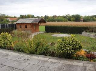 Einfamilienhaus mit Garten Einfamilienhaus mit Garten