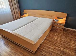 Schlafzimmer KOMPLETT MIT ALLES ; DOPPELBETT; 2x LATTENROST; 2x MATRATZE; 2x NACHTKÄSTCHEN; 3 teiliger KLEIDERSCHRANK