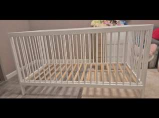 Gitterbett mit Matratze , 150 €, Kindersachen-Kinderzimmer in 1230 Liesing