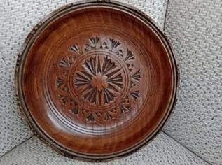 Holz Teller aus Kroatien, ca 18cm / ca 21cm Durchmesser, PRO Stück FIXPREIS 5€ / NUR SELBSTABHOLUNG,23 Bez. KEIN Versand! Holz Teller aus Kroatien, ca 18cm / ca 21cm Durchmesser, PRO Stück FIXPREIS 5€ / NUR SELBSTABHOLUNG,23 Bez. KEIN Versand!