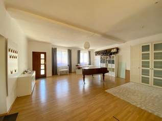 GROSSZÜGIG WOHNEN im WEINVIERTEL nur einen Sprung nach WOLKERSDORF oder nach WIEN!!, 790000 €, Immobilien-Häuser in 2211 Pillichsdorf