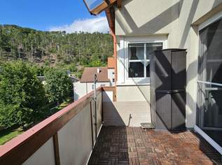 Freundliche Familienwohnung mit Loggia und zwei Stellplätzen, 1195 €, Immobilien-Wohnungen in 2563 Katastralgemeinde Pottenstein